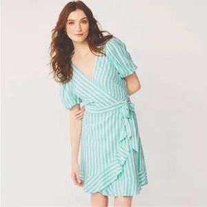 NWT Draper James RSVP puff sleeve turquoise and white wrap dress, Size XS